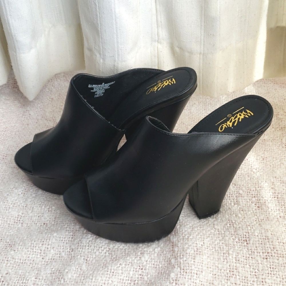 Mossimo black platform peep toe asymmetrical slide with tapered heel, size 8
